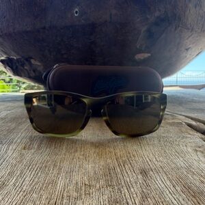 Maui Jim mcgregor point Green and Brown Sunglasses